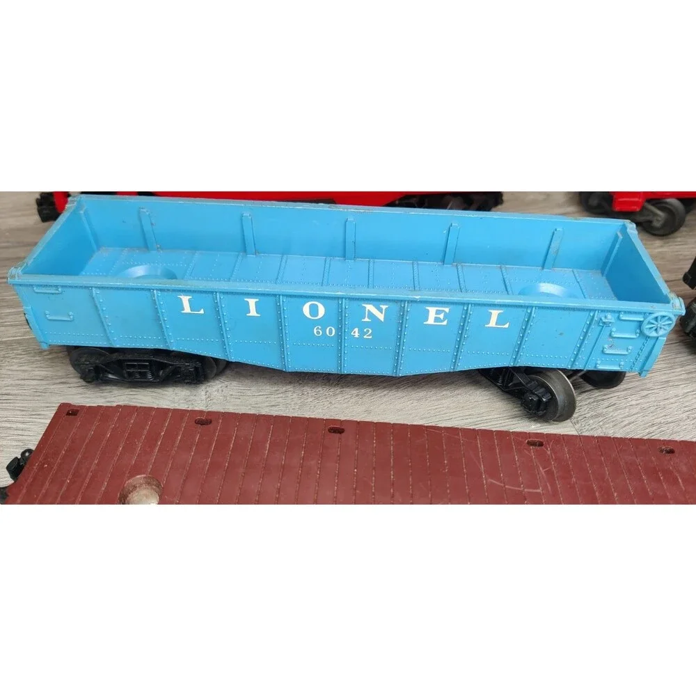 Lionel O Gauge 5 Car Lot: 6257 Caboose, 25000 Lehigh Hopper, 6462 Gondola w/Load